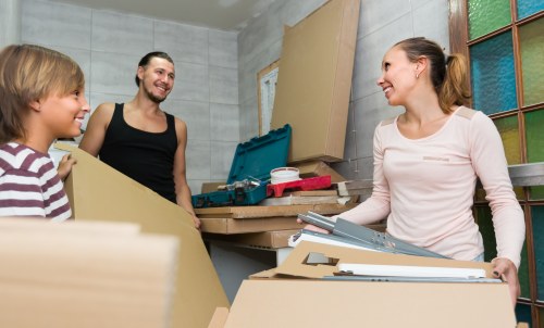 Removal van and movers serving homes in Finchley